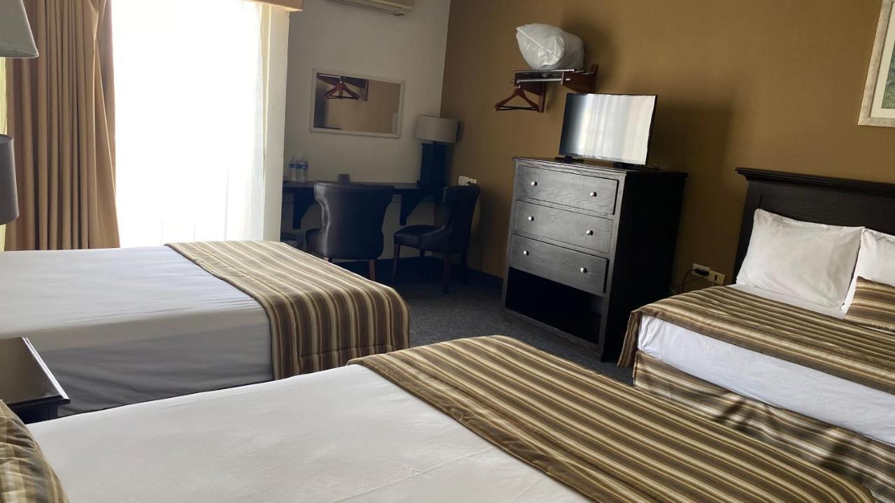 Hotel Zafra Torreon Bagian luar foto
