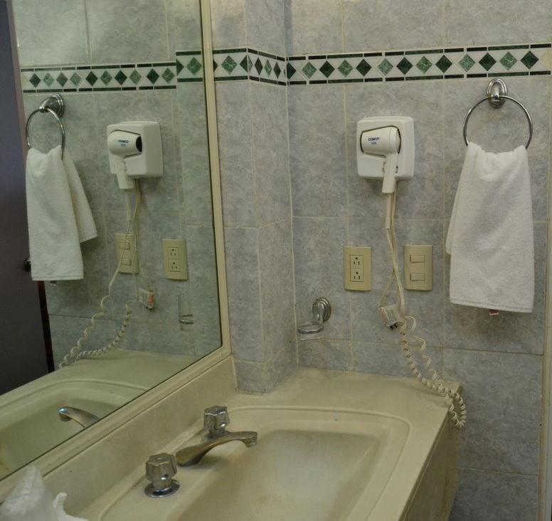 Hotel Zafra Torreon Bagian luar foto